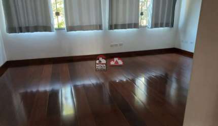 Casa Sobrado Padrão em São José dos Campos