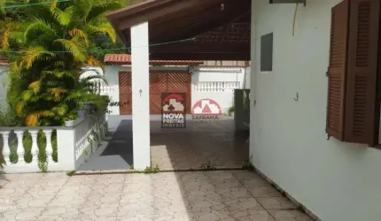 Bela casa avarandada, mobiliada, disponível para venda no Bairro Martim de Sá. Oportunidade Única de morar no bairro mais procurado de Caraguatatuba!