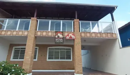 Casa Sobrado Padrão em Caraguatatuba