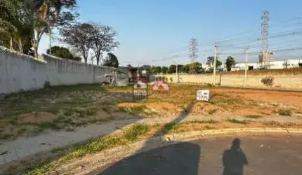 Oportunidade! O maior terreno do Condomínio Bosque do Imperador está a venda!!