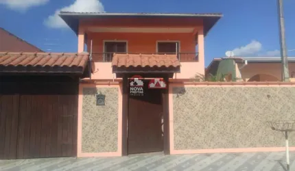 ESPAÇOSO SOBRADO PROXIMO AO CENTRO DE UBATUBA
