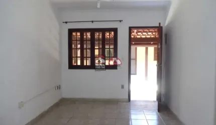 casa em condomínio a pouco metros da praia Martim de Sá