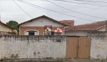 Casa Padrão em Lorena