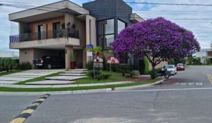 Linda casa de esquina!