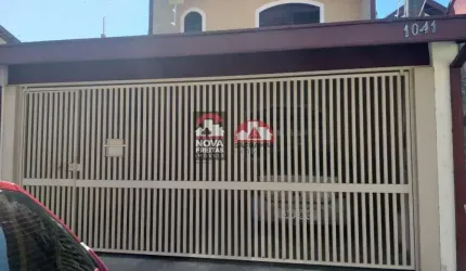 Casa Sobrado Padrão em São José dos Campos