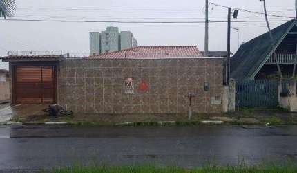 Casa Padrão em Caraguatatuba