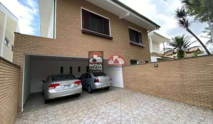 Casa Sobrado Padrão em São José dos Campos