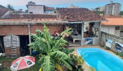 Casa Padrão em Caraguatatuba