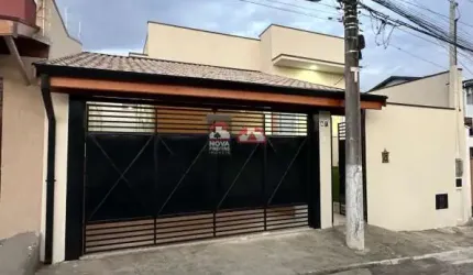 Linda casa recém construída!
