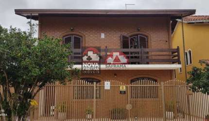 Casa Sobrado Padrão em São José dos Campos