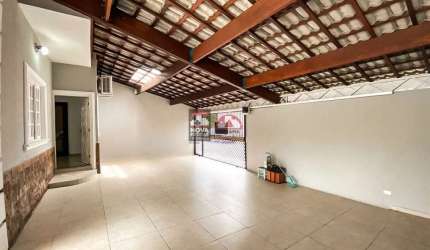 Casa Sobrado Padrão em Jacareí