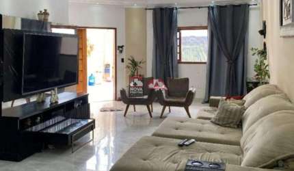 Casa Sobrado Padrão em Caçapava