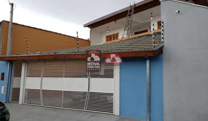 Casa Sobrado Padrão em São José dos Campos