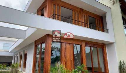 Casa Sobrado Padrão em Ubatuba