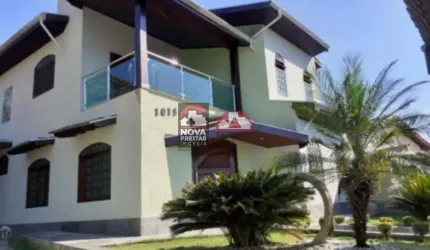 Casa Sobrado Padrão em Pindamonhangaba