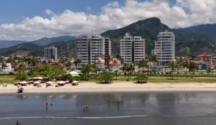 Cobertura duplex com vista mar e serra eternizadas