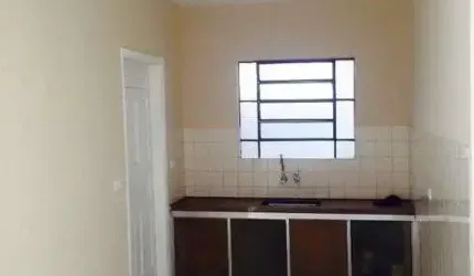 Casa Comercial Versátil na Vila Marceno – Ideal para Seu Negócio! 