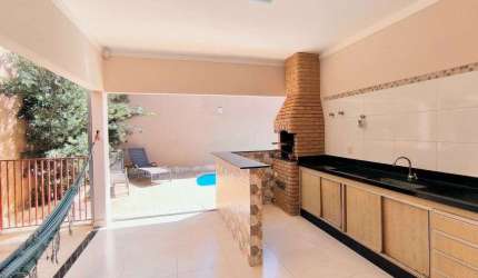 Casa com piscina e área gourmet próx. aos damhas
