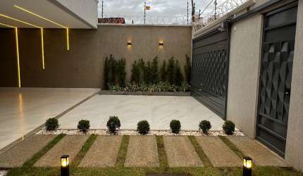 Casa Térrea de Alto Padrão com 4 Suítes - Exclusividade no Jardim América