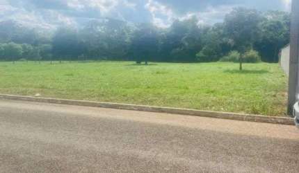 Imóvel para venda possui 2400 metros quadrados em Centro - Bela Vista de Goiás - GO