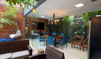 Sobrado condomínio do lago 4/4 Suites