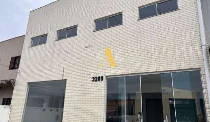 Barracão / Galpão / Depósito para alugar na Avenida Leonardo Villas Boas, 3279, Vila Nova Botucatu, Botucatu por R$ 5.000