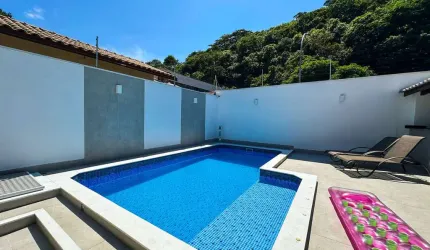 Casa com 3 suítes na praia COCANHA por R$1.200.000