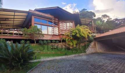 C420 Magnifica casa no centrinho do Cônego, Nova Friburgo-RJ