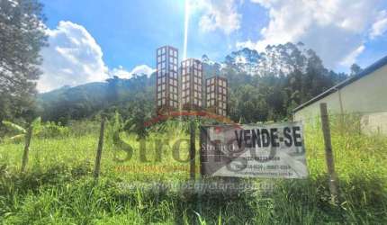 T131 Terreno comercial medindo 588 m² plano com ótima localização, Córrego Dantas, Nova Friburgo-J