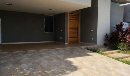 Casa a venda Condomínio Golden Park. 3 suítes localização privilegiada