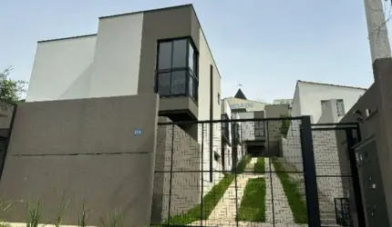 Casa com 3 quartos à venda na Rua Nossa Senhora do Rocio, 223, Santa Cândida, Curitiba por R$ 612.000