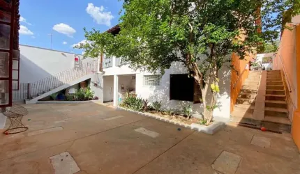 Casa para Venda em Belo Horizonte, Ouro Preto, 4 dormitórios, 1 suíte, 3 banheiros, 5 vagas