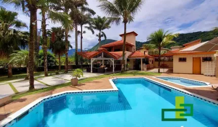 Venda ou Temporada | Exuberante Casa no Condomínio Mar Verde.