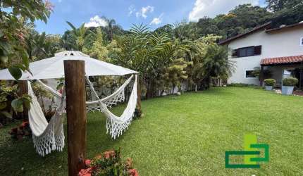 Casa de Alto Padrão em Condomínio Pé na Areia – Praia da Cocanha.