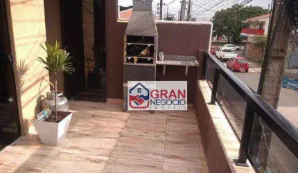 Sobrado com Piscina à venda em Curitiba