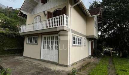 Casa com 4 dormitórios à venda, 260 m² por R$ 970.000,00 -Vargem Grande - Nova Friburgo/RJ