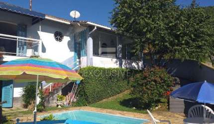 Casa com 3 dormitórios à venda, 250 m² por R$ 940.000,00 - Cascatinha - Nova Friburgo/RJ