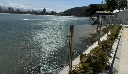 Casa a venda condomínio Península Guarujá com píer 3 suites