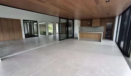 Térrea para venda tem 50074 metros quadrados com 4 quartos