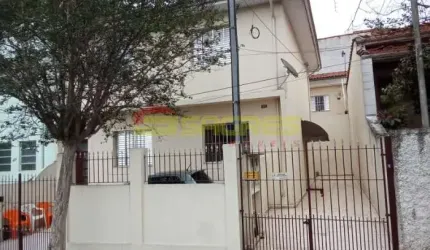 Casa térrea com 2 quartos na Vila Lenor - Por R$ 2.300,00