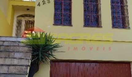 Sobrado com 3 Quartos à Venda, 205m²