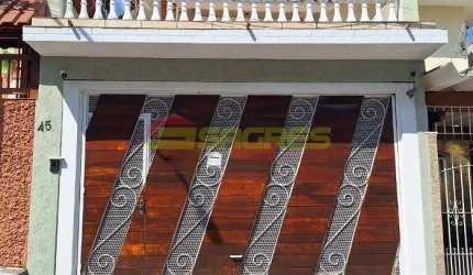 Sobrado com 3 quartos (sendo 2 suítes) à venda, 173 m² por R$ 890.000,00