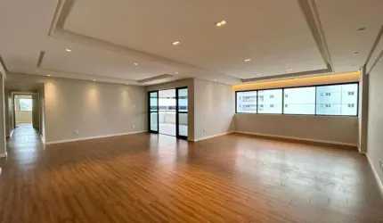 Luxuoso de 230 metros quadros!