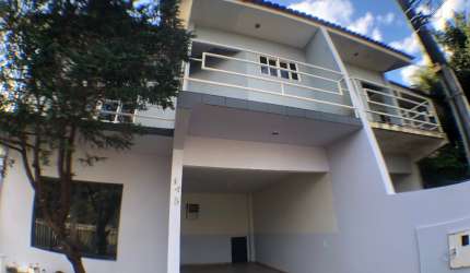 Alugo sobrado no Country em Cascavel Pr