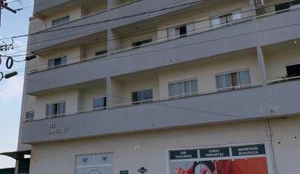 Alugo apartamento  Av Barao do Rio Branco