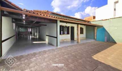 Casa para Venda em Volta Redonda / RJ no bairro Belmonte