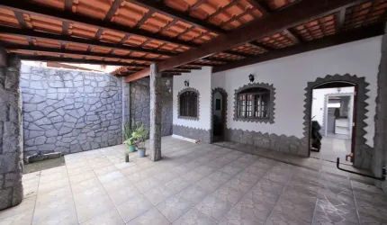 Casa para Venda em Volta Redonda / RJ no bairro Vila Rica (Jardim Tiradentes)