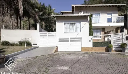 Casa para Venda em Barra Mansa / RJ no bairro Verbo Divino
