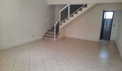 Casa de 3 quartos no Água Limpa