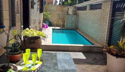 vendo casa 4 dormitotios 3 suites piscina aquecida ,,,,,